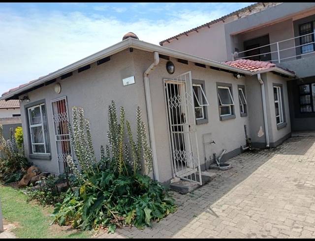 3 BEDROOM PROPERTY TO RENT IN KIBLER PARK
